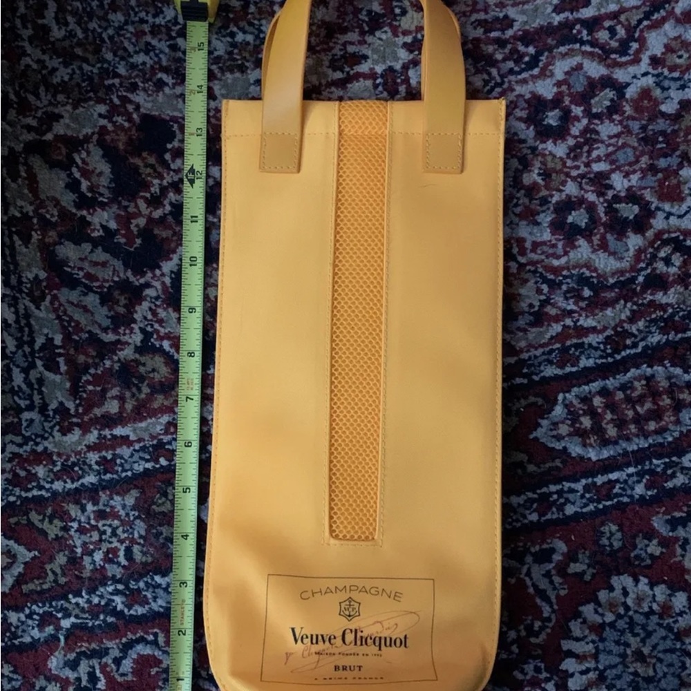 Veuve Clicquot insulated bag with handles